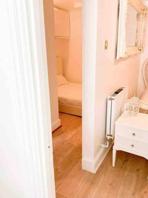 Lovely Two Bedroom Apartment, With Private Garden! Torquay Exterior foto